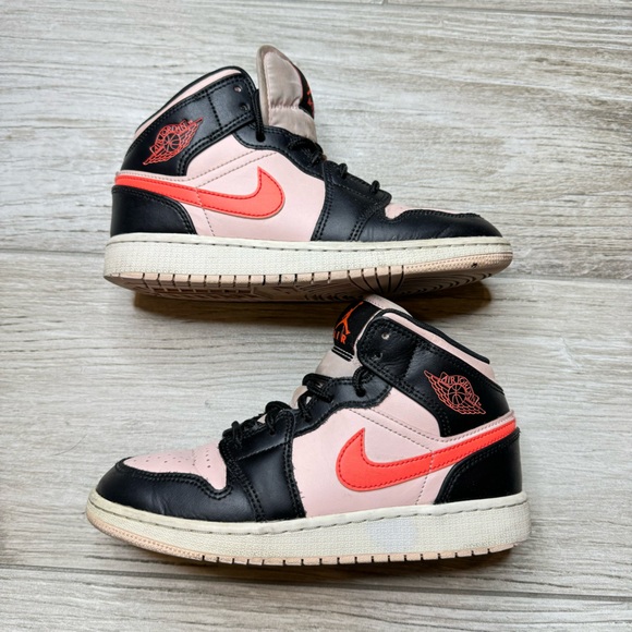 AIR JORDAN 1 Mid GS Crimson & Pink Size 3.5 - Picture 8 of 14